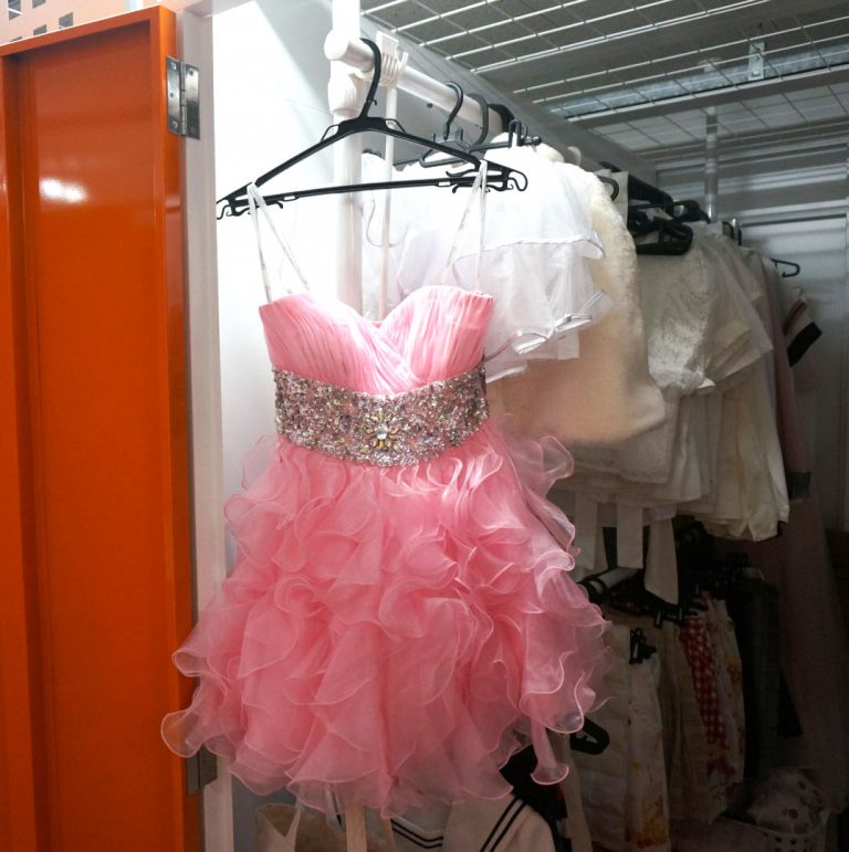 ドレスを収納している様子